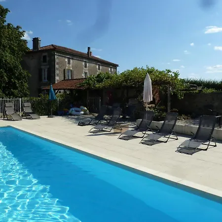 A L'ombre Du Marronnier 4*