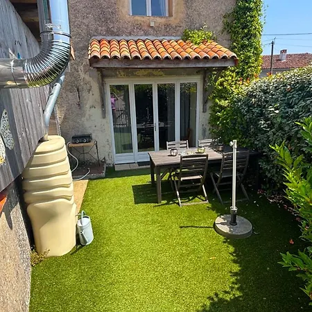 A L'ombre Du Marronnier 4*