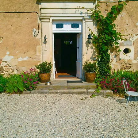 A L'ombre Du Marronnier ベッド・アンド・ブレックファスト 4*