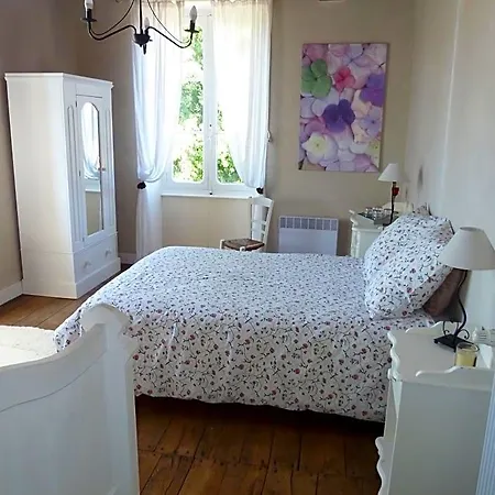 Bed & Breakfast A L'ombre Du Marronnier La Peruse