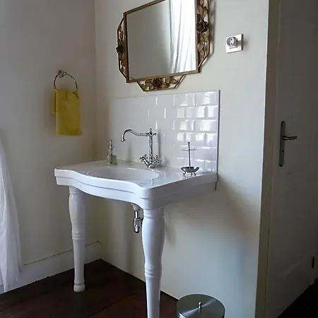 A L'ombre Du Marronnier Bed & Breakfast