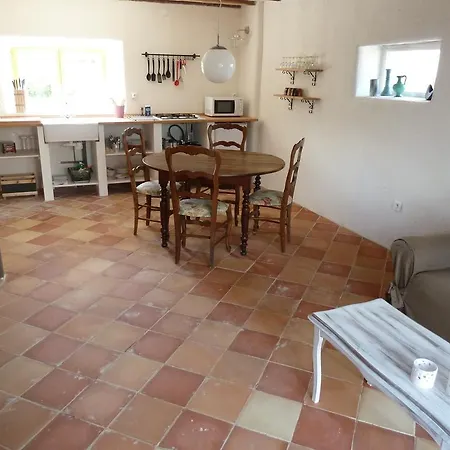 A L'ombre Du Marronnier ベッド・アンド・ブレックファスト 4*