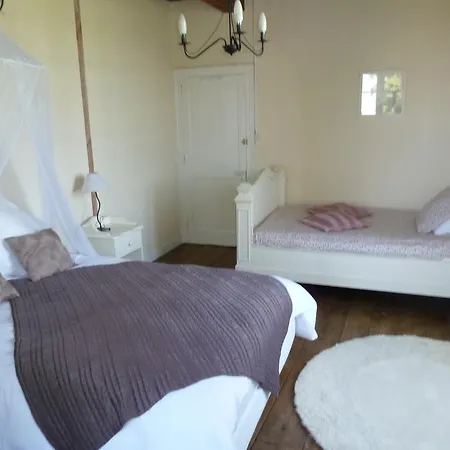 A L'ombre Du Marronnier 4* La Péruse