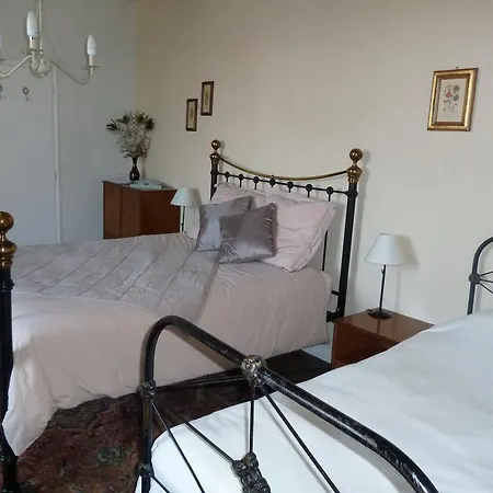 Bed & Breakfast A L'ombre Du Marronnier 4*
