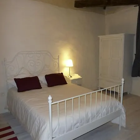 A L'ombre Du Marronnier Nocleg ze śniadaniem La Peruse