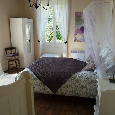 A L'ombre Du Marronnier Bed & Breakfast