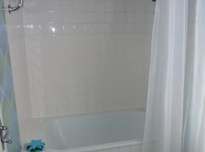 A L'ombre Du Marronnier Bed & Breakfast 4*