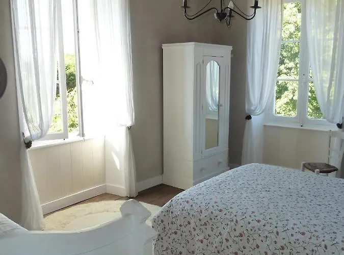 A L'ombre Du Marronnier Bed & Breakfast 4*