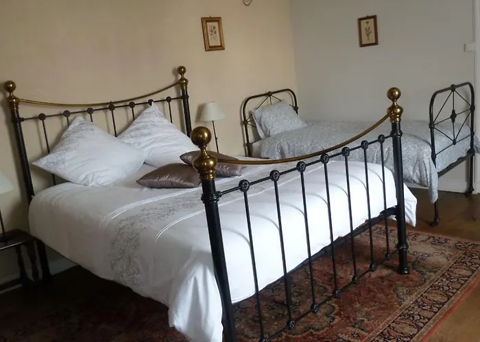 A L'ombre Du Marronnier Bed & Breakfast La Peruse