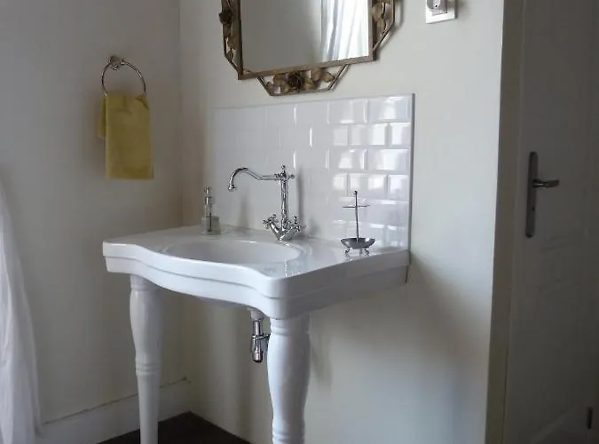 A L'ombre Du Marronnier Bed & Breakfast