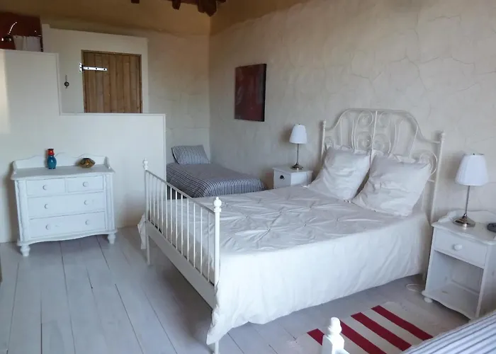 Bed & Breakfast A L'ombre Du Marronnier 4*