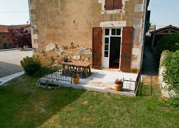 Bed & Breakfast A L'ombre Du Marronnier 4*