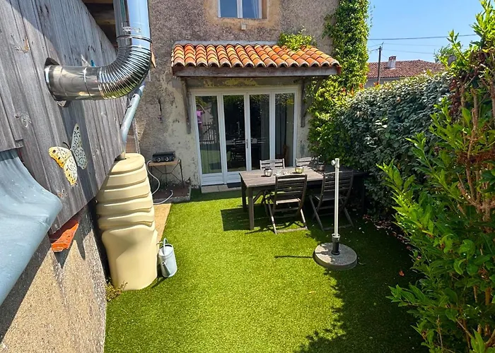 A L'ombre Du Marronnier 4*