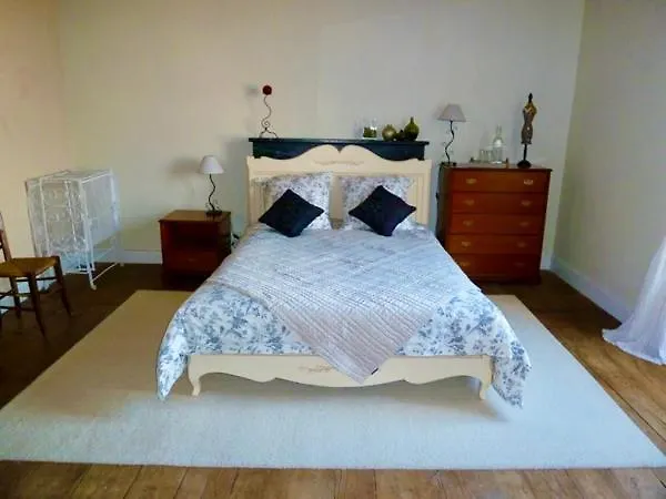 A L'ombre Du Marronnier Bed & Breakfast