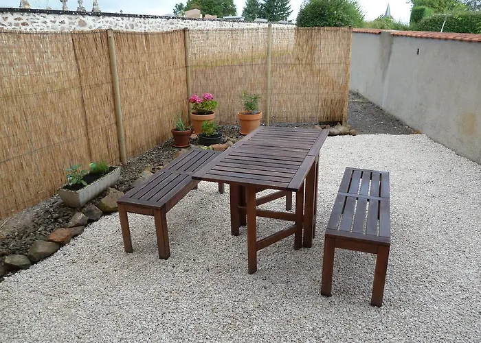 A L'ombre Du Marronnier 4*