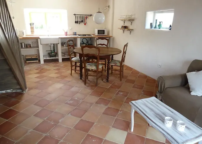 A L'ombre Du Marronnier Bed & Breakfast 4*