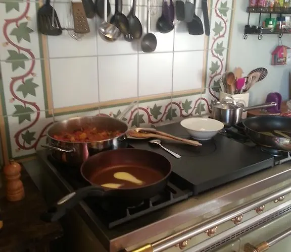 A L'ombre Du Marronnier Bed & Breakfast La Peruse