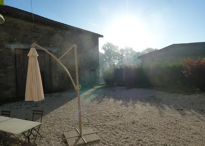 A L'ombre Du Marronnier