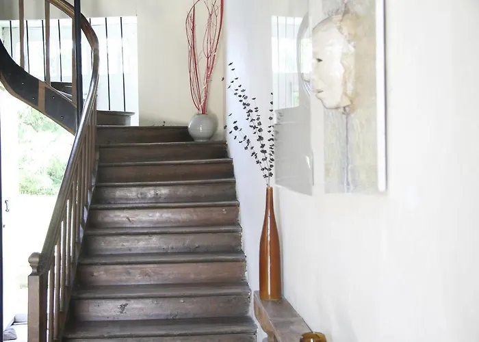 A L'ombre Du Marronnier La Peruse