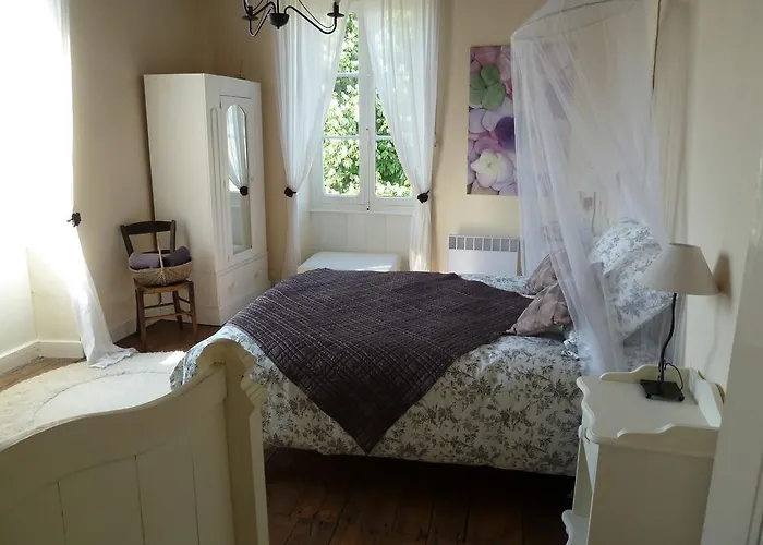 A L'ombre Du Marronnier Bed & Breakfast